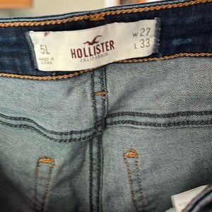 Hollister 5L women’s jeans.
